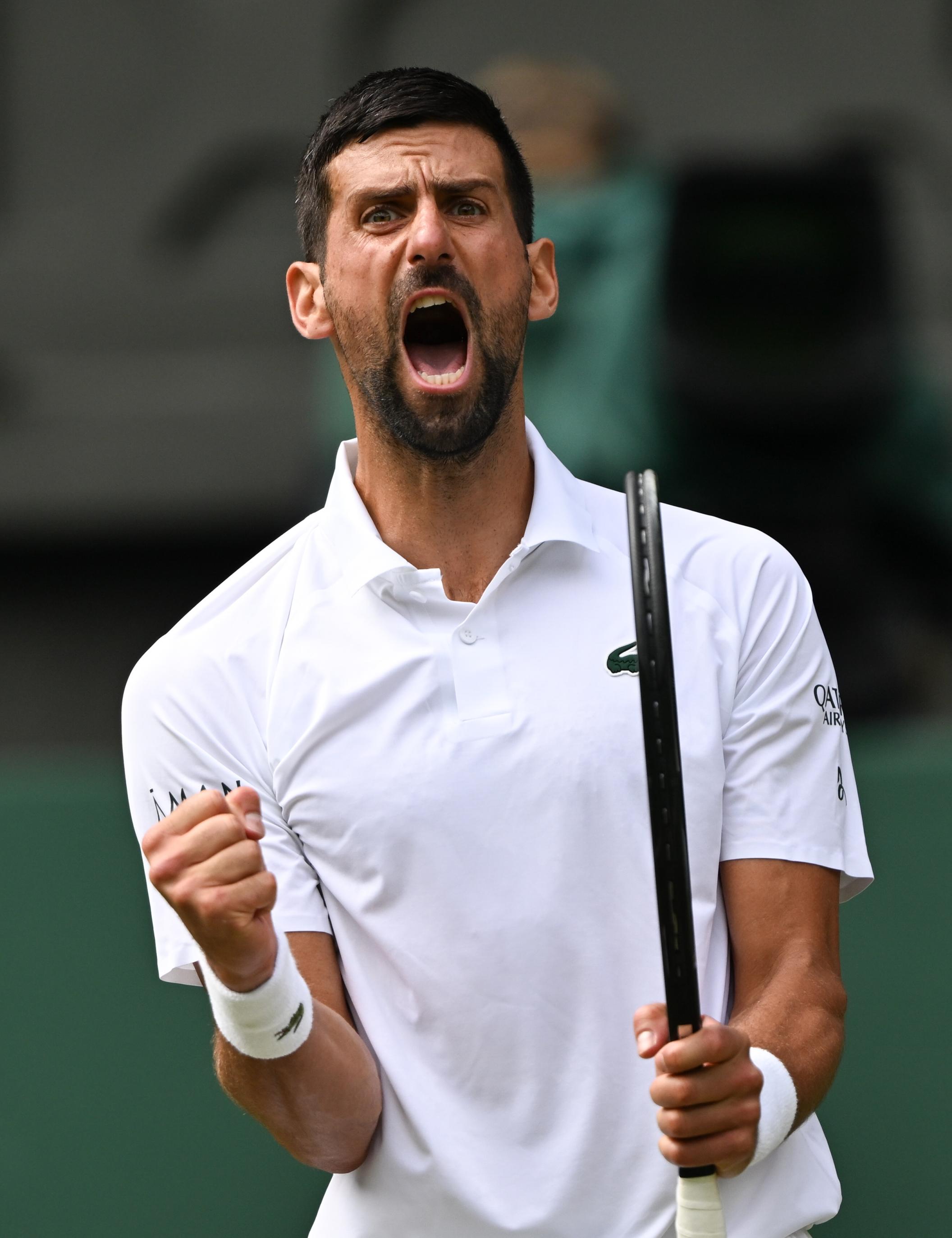 kaiyun官网-费德勒连续五场比赛得分超过战术调整，巴黎圣日耳曼不断突破！赢得满堂喝彩(费德勒与德约对战记录)